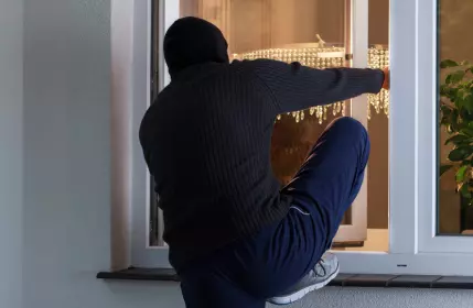 Cambriolages et home-jacking en France : chiffres clés 2024/2025